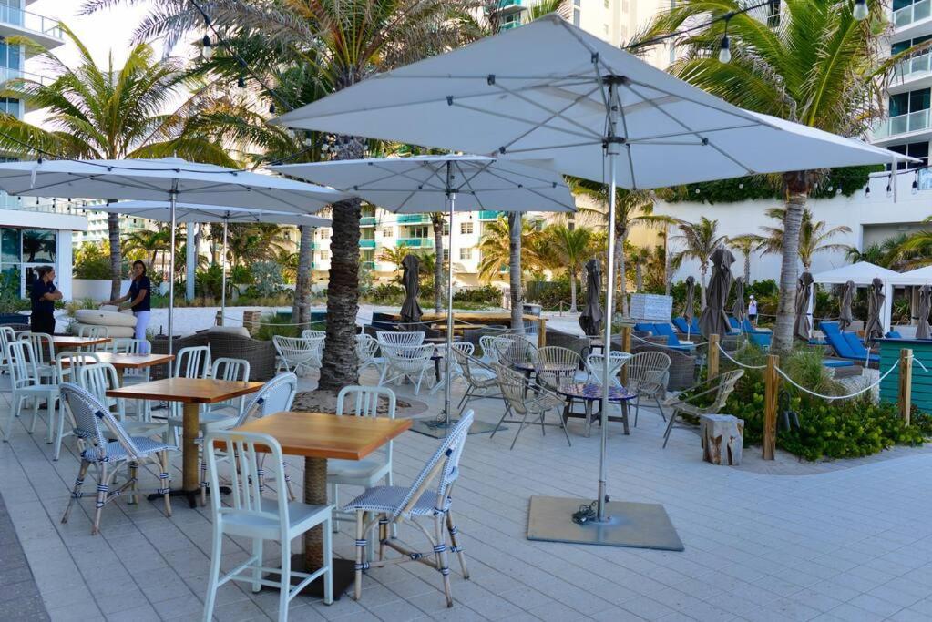 Spectacular Sunset Views Over The Ocean At Hollywood Bagian luar foto