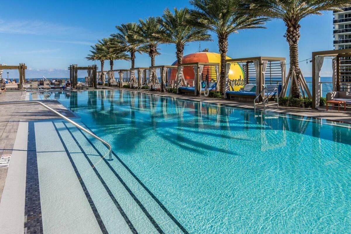 Spectacular Sunset Views Over The Ocean At Hollywood Bagian luar foto